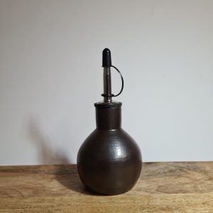 Mat zwart oliefles bol